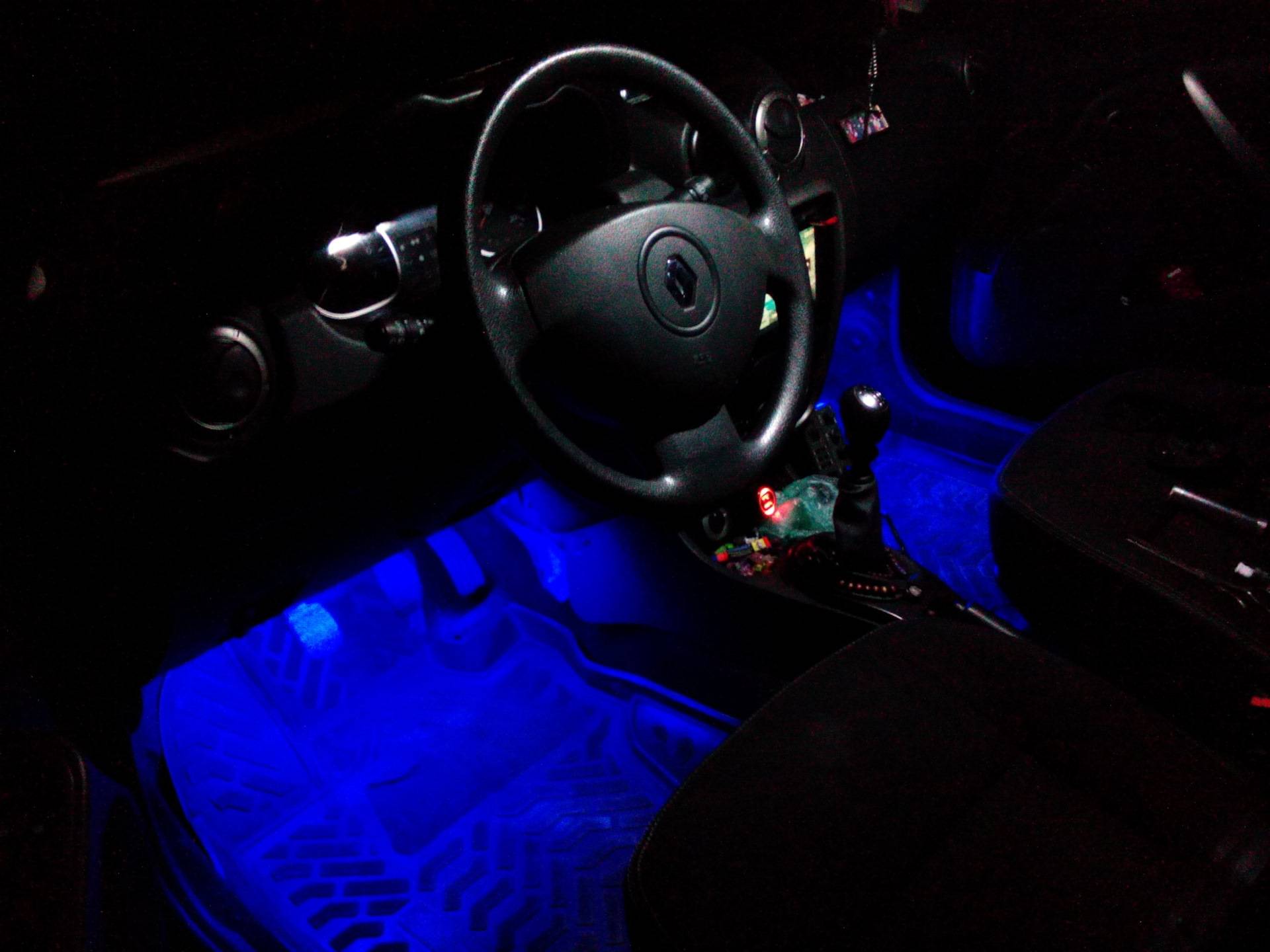 Установка светодиодной и неоновой подсветки салона автомобиля своими руками