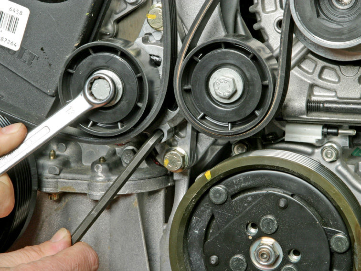 Замена ремня привода генератора на автомобиле рено логан