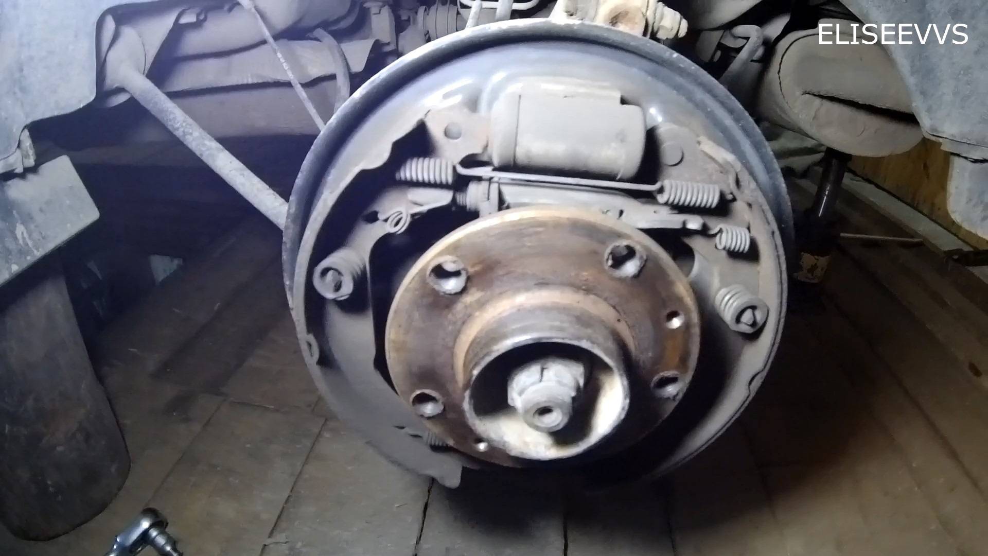 Замена элементов тормозов задних колес renault duster