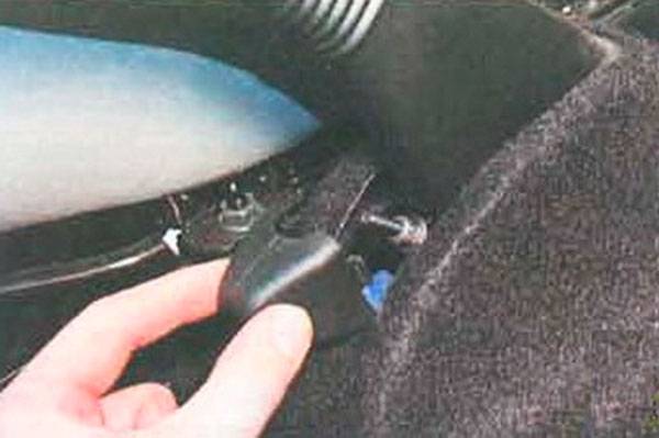 Как отрегулировать ручной тормоз на рено логан - автомобильный журнал