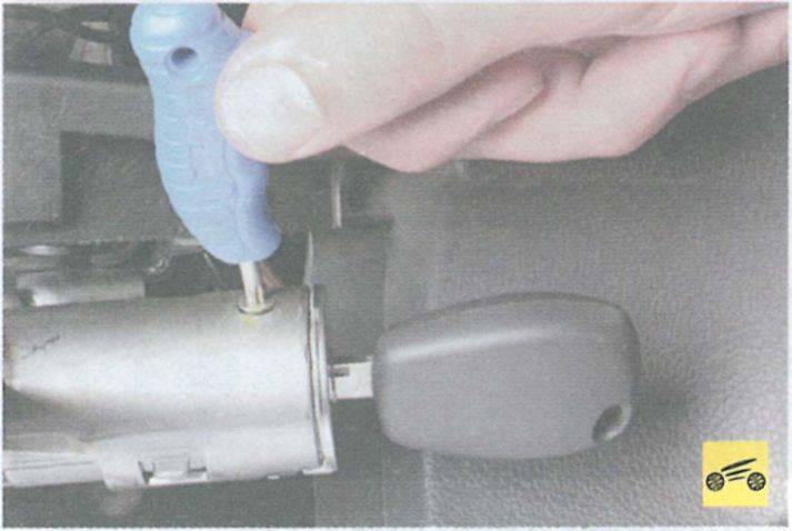 Renault logan снять замена ремонт   выключатель (замок) зажигания рено логан