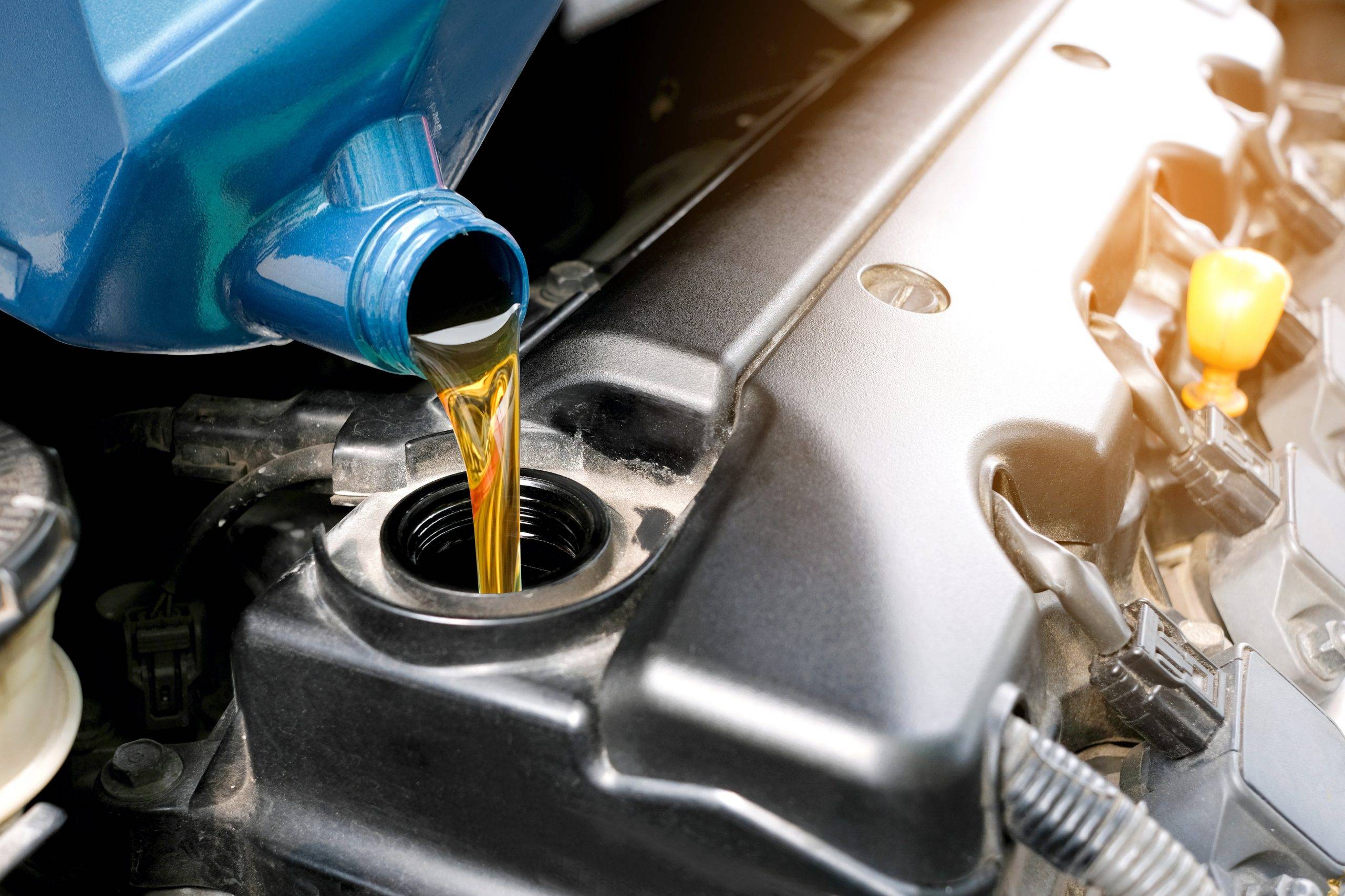 Как часто нужно менять масло в автомобиле?
