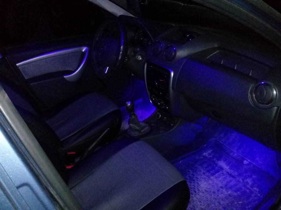 Как установить и подключить подсветку ног в машине