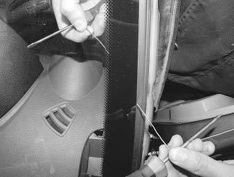 Замена лобового и заднего стёкла Рено Логан: пошаговая инструкция