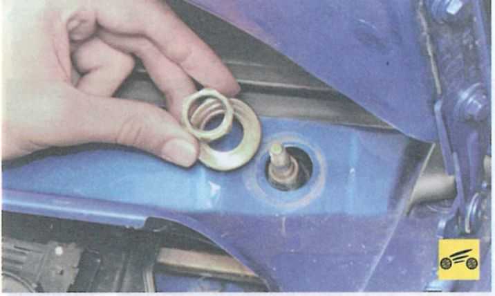Renault logan снять замена ремонт   снятие мотор-редуктора очистителя ветрового стекла рено логан