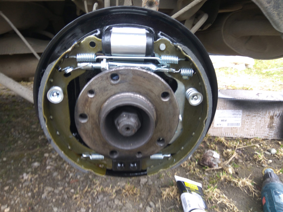 Renault duster   замена колодок тормозных механизмов задних колес рено дастер