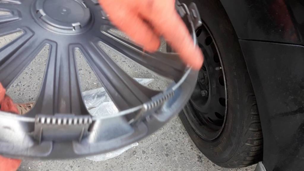 Нужны ли колпаки для автомобильных дисков?
