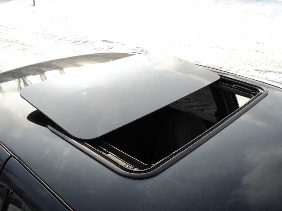 Люки и панорамные крыши: плюсы и минусы дыр в потолке - автосоветы на автопортале