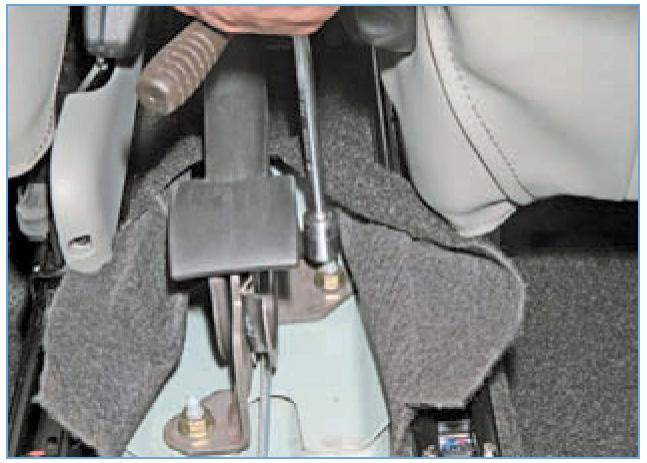 Регулировка и замена ручного тормоза на рено дастер