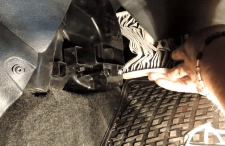 Как заменить салонный фильтр рено логан