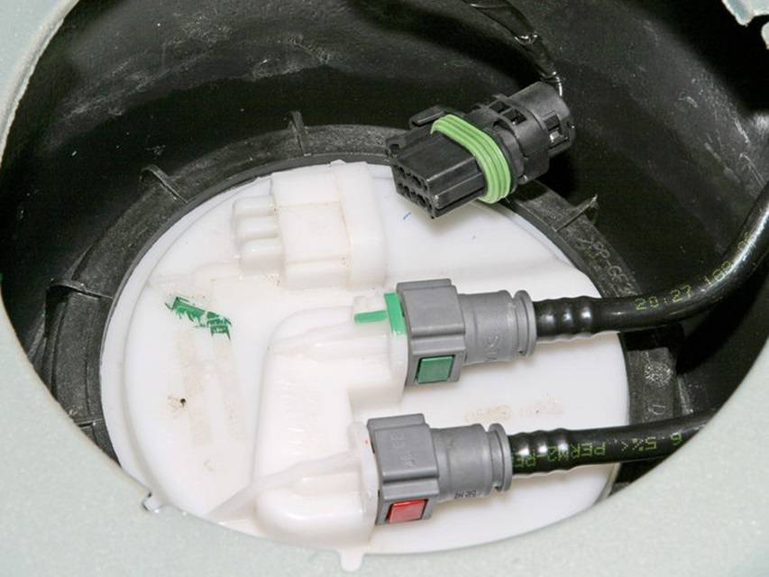 Замена топливного фильтра рено логан: очистка, где он находится