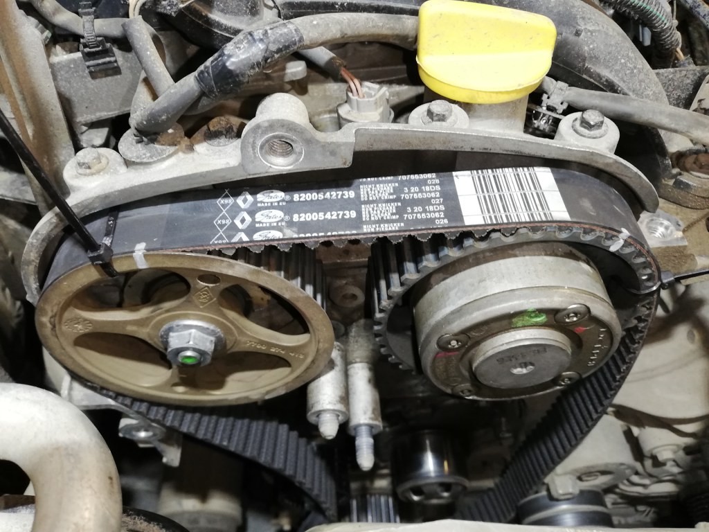 Замена ремня ГРМ на Рено Дастер (Renault Duster) (двигатель 1,6л)