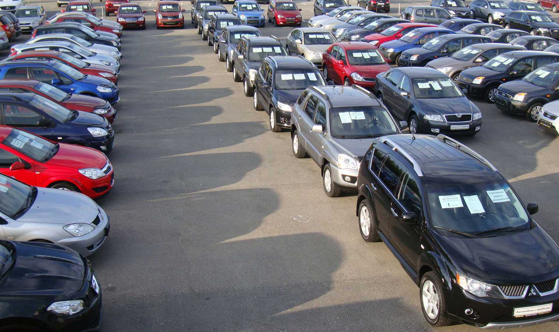 Стоит ли покупать б/у авто в автосалонах — риски и советы 2023