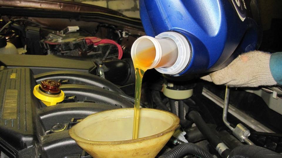 Рекомендации по замене масла в двигателе рено логан