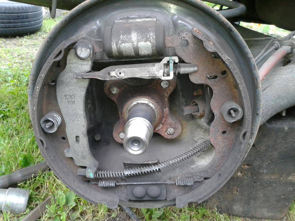 Renault duster   замена колодок тормозных механизмов задних колес рено дастер