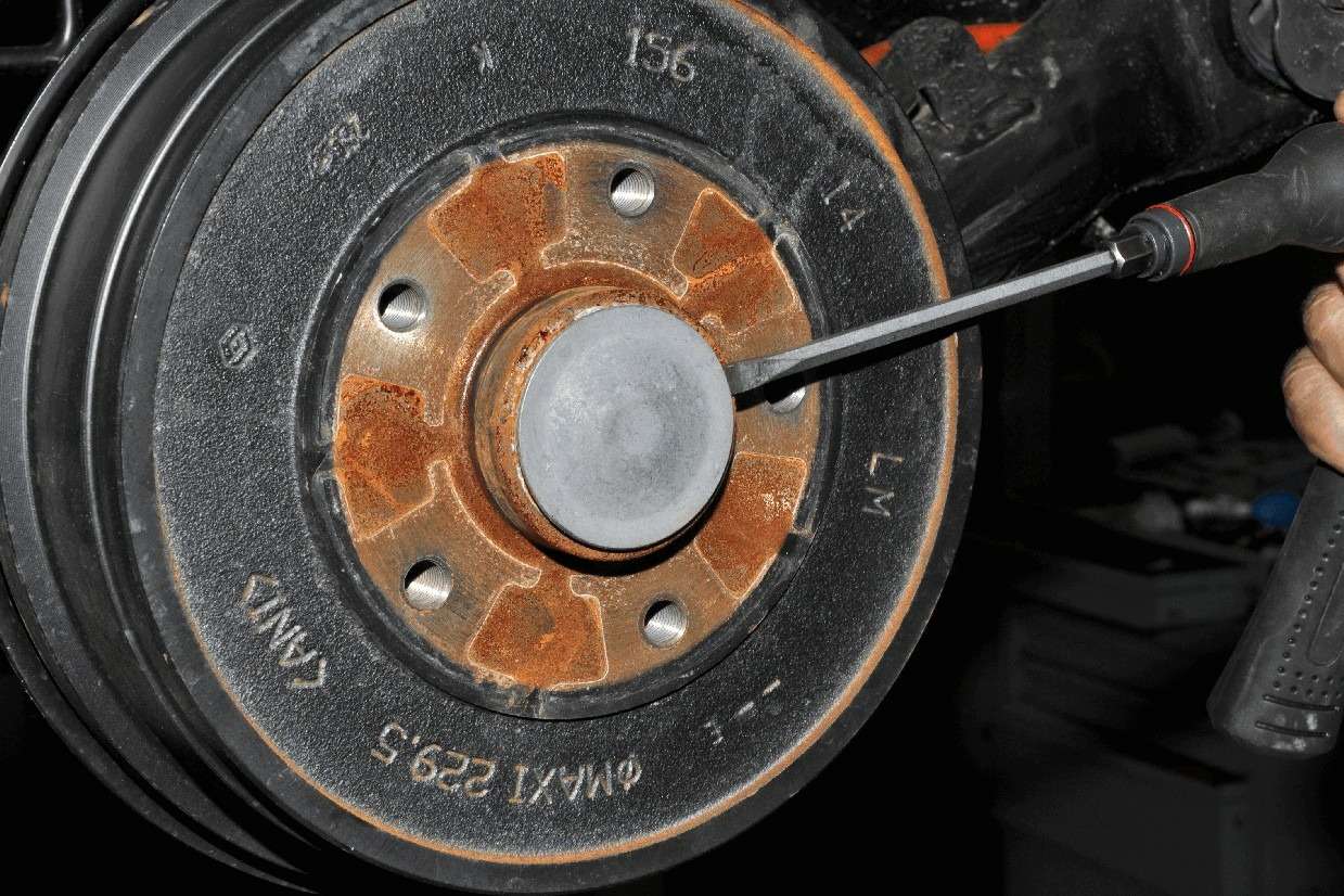 Замена задних тормозных колодок рено дастер: фото, видео, 4х4 - за рулем