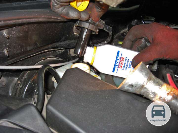 Как поменять бачок тормозной жидкости - автомобильный портал automotogid