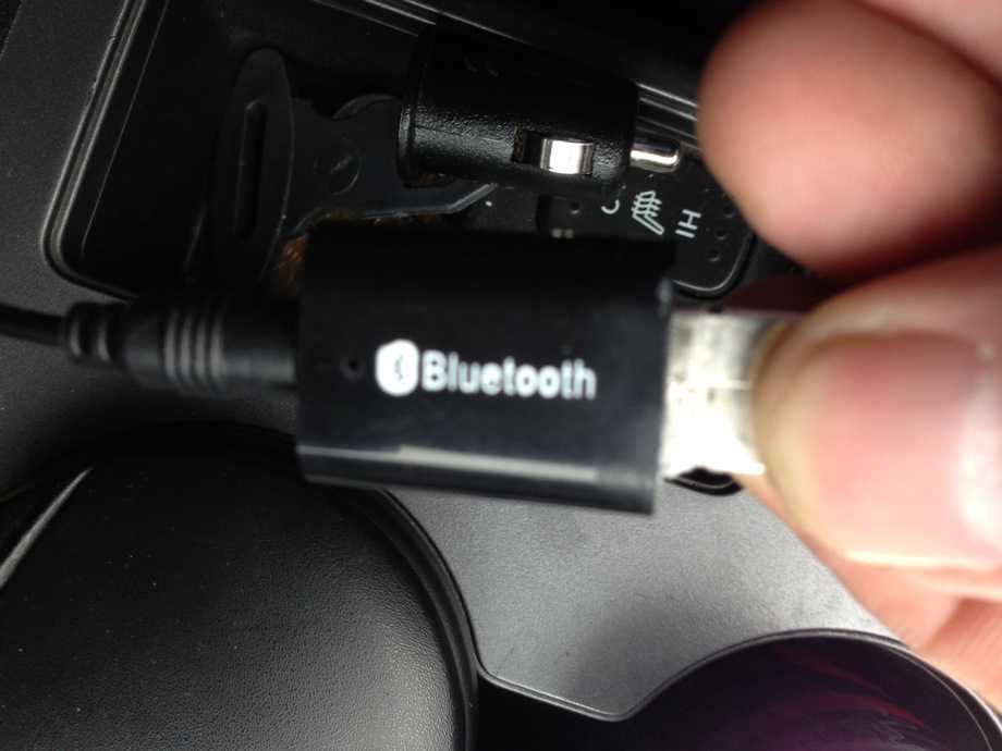 Как подключить телефон как блютуз адаптер. Aux Bluetooth адаптер для Mitsubishi Lancer. Блютуз адаптер Рио 4 блютуз для Киа. Блютуз модуль для автомобиля Citroen. Блютуз модуль для автомагнитолы USB.