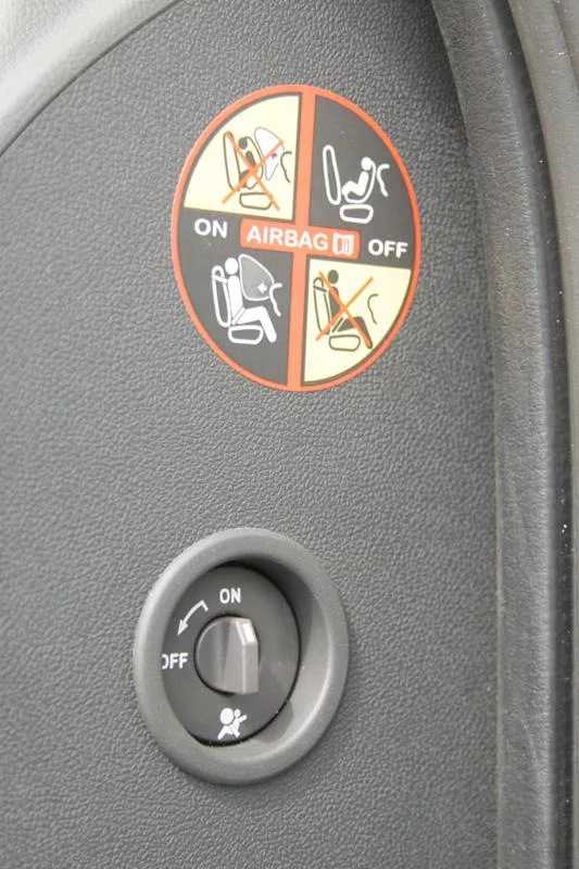 Замена отработанной подушки airbag.