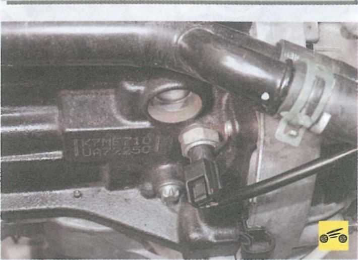 Замена датчика давления масла двигателя Рено Логан Сандеро (Renault Sandero Logan)