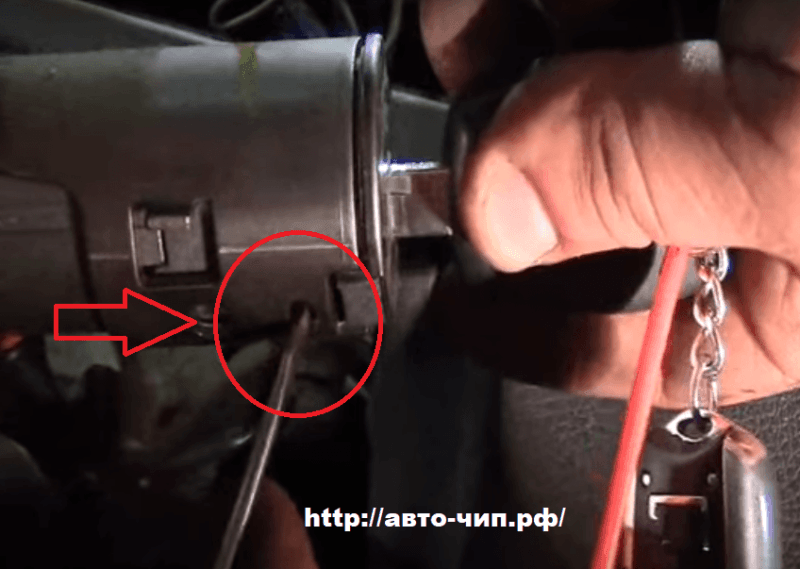 Снятие и установка выключателя зажигания Рено Логан: пошаговая инструкция