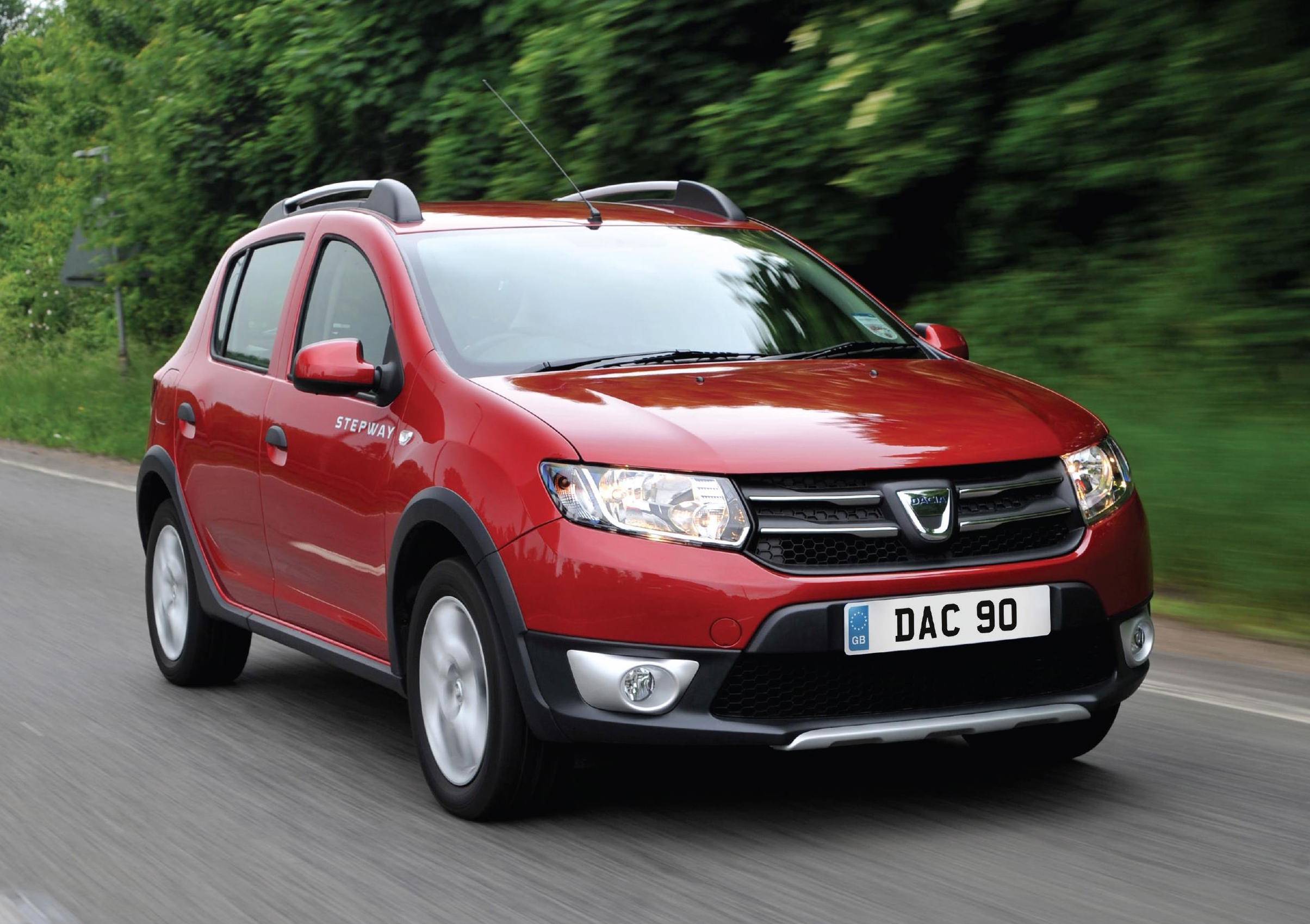 «нафаршированный» renault sandero stepway или «пустой» duster: что выбрать?