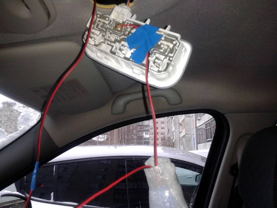 Подключение видеорегистратора в автомобиле без прикуривателя, как подключить регистратор без прикуривателя, одключить видеорегистратор к плафону освещения