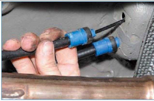Ремонт renault logan : снятие и установка рычага привода стояночного тормоза