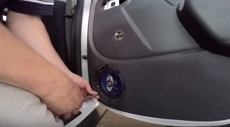 Снятие обшивки водительской двери фольксваген поло седан