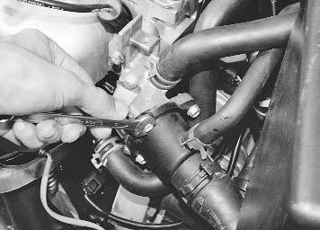 Замена охлаждающей жидкости двигателя 1,6 (16v) | renault | руководство renault