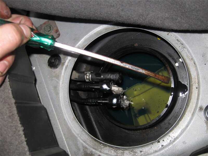 Опыт технической борьбы со сливом бензина из автомобилей ваз «классических» моделей