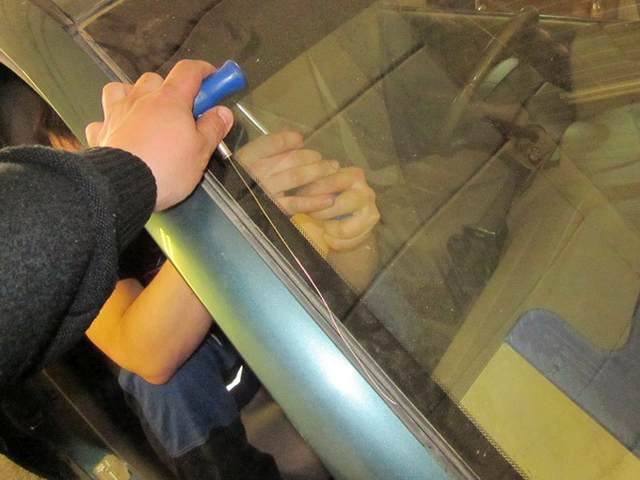 Замена лобового стекла рено дастер: инструкция