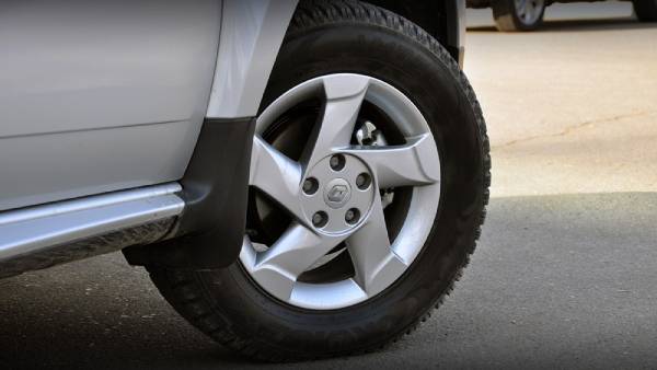 Размеры шин и дисков на renault duster 2016 года