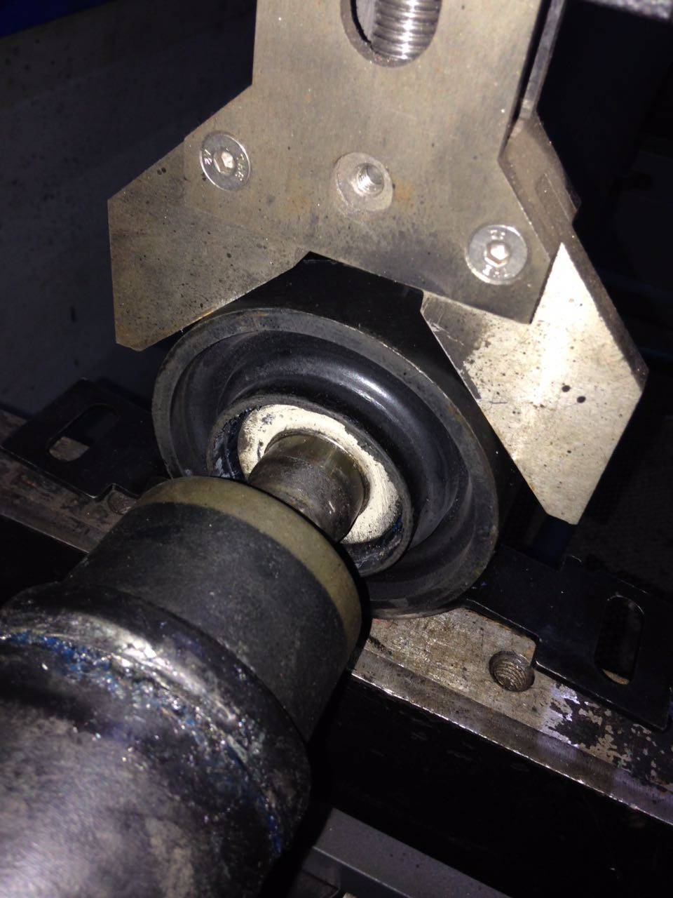 Снятие и ремонт приводов передних колес renault duster